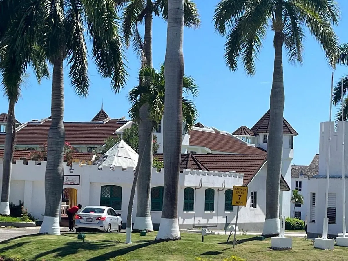 Studio Apt, Natural Beach And Pool G199A Montego Bay Jamajka